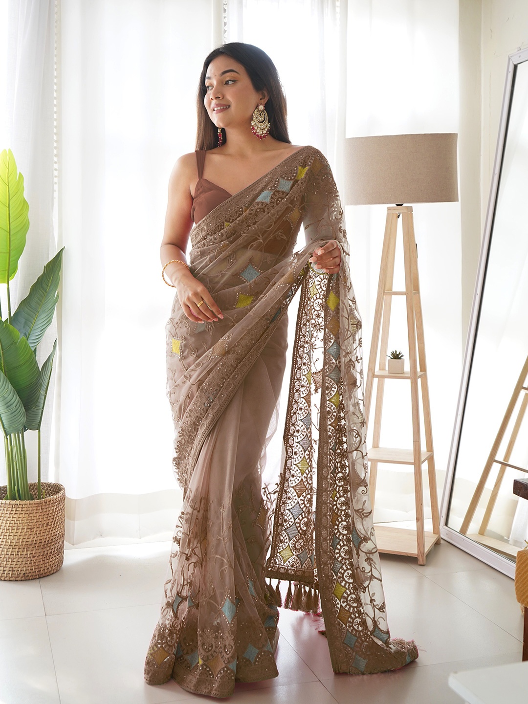 

Munir Ethnic Motifs Aari Embroidered Net Saree, Beige