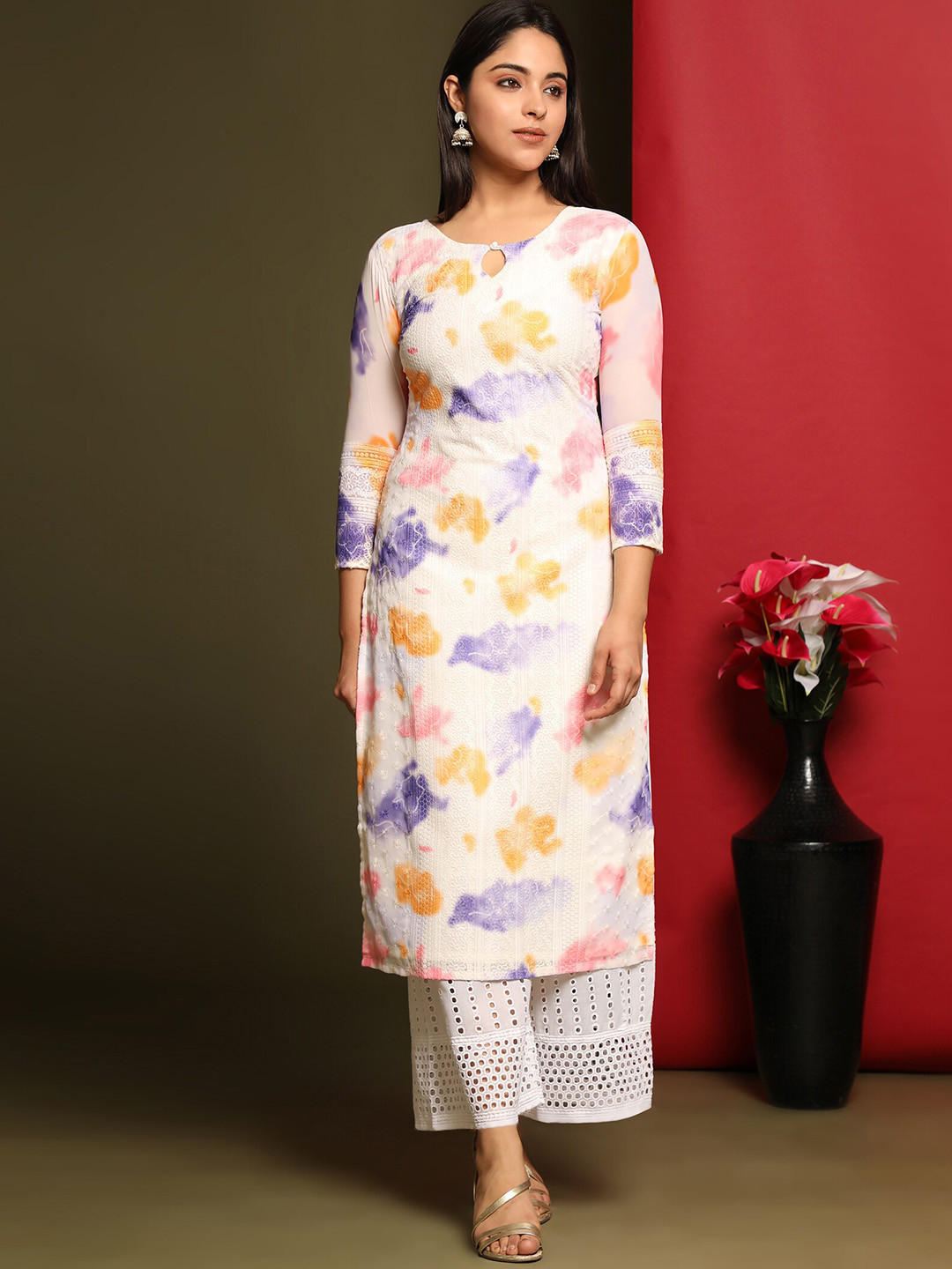 

BLACK SCISSOR Ethnic Motifs Embroidered Keyhole Neck Straight Kurta, White