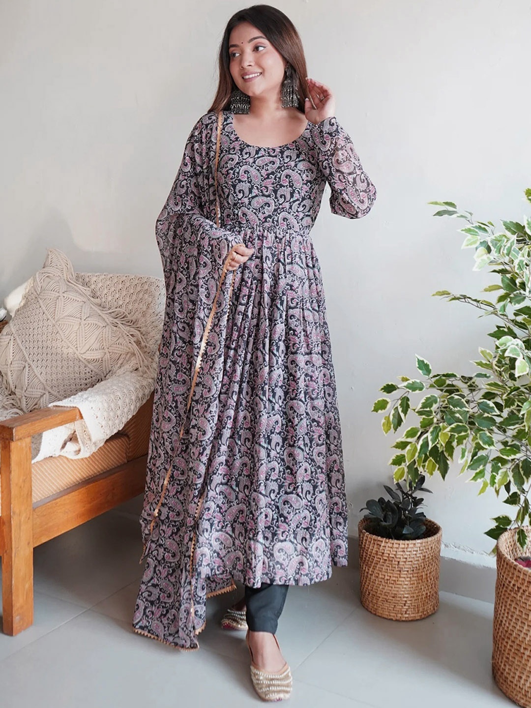 

Wedani Floral Printed Anarkali Kurta With Trousers & Dupatta, Black