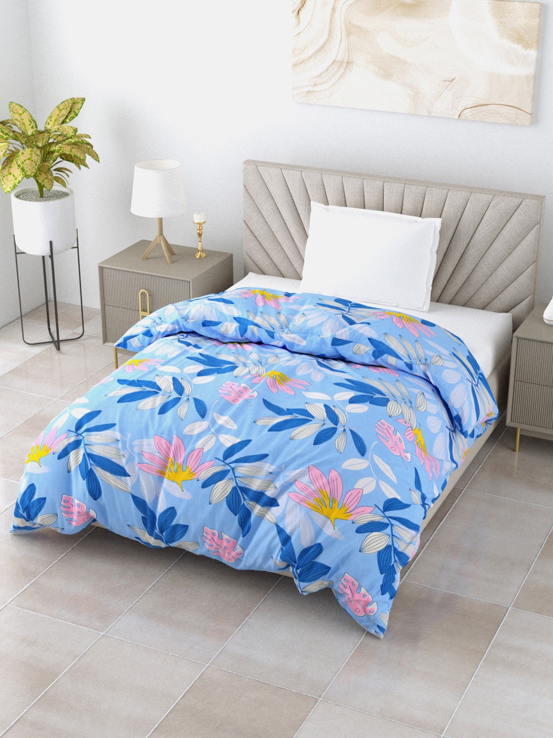 

Salona Bichona Blue & White Floral AC Room 150 GSM Single Bed Blanket