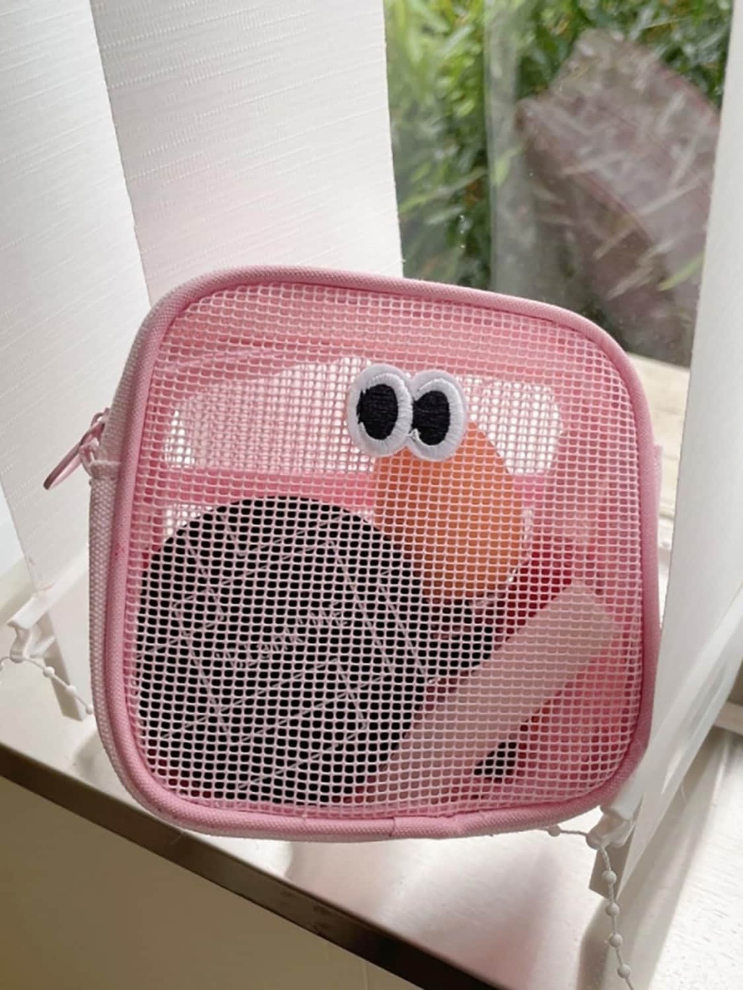 

HOUSE OF QUIRK Pink Textured Mesh Travel Makeup Organiser