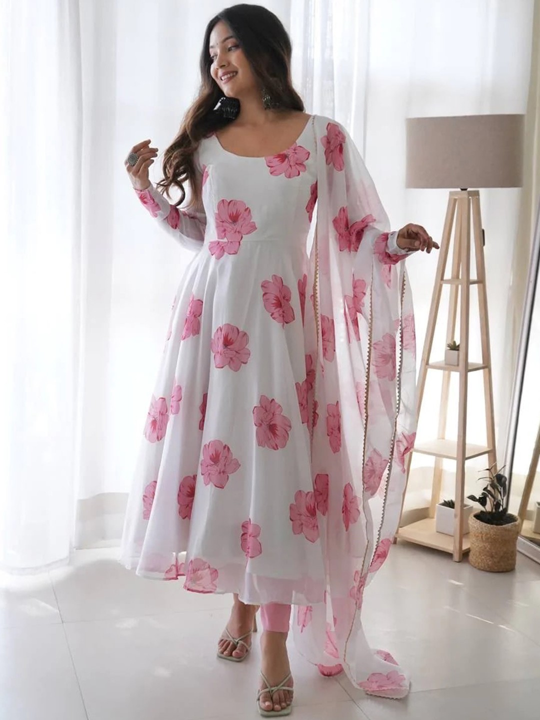 

Wedani Floral Printed Round Neck Anarkali Kurta With Trousers & Dupatta, White