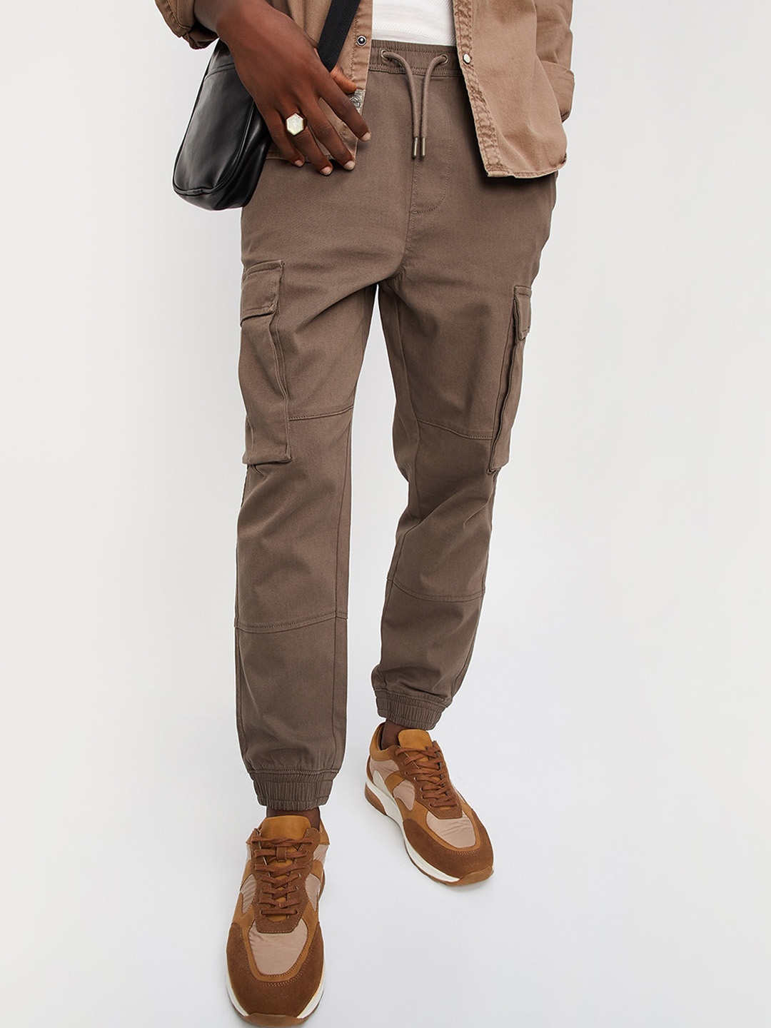 

max Men Cotton Plain Flat-Front Cargos, Brown