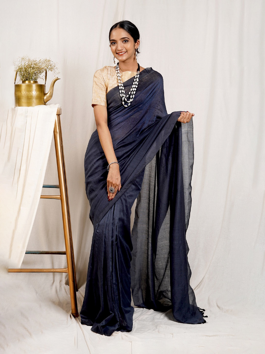 

TEEJH Pure Cotton Saree, Grey