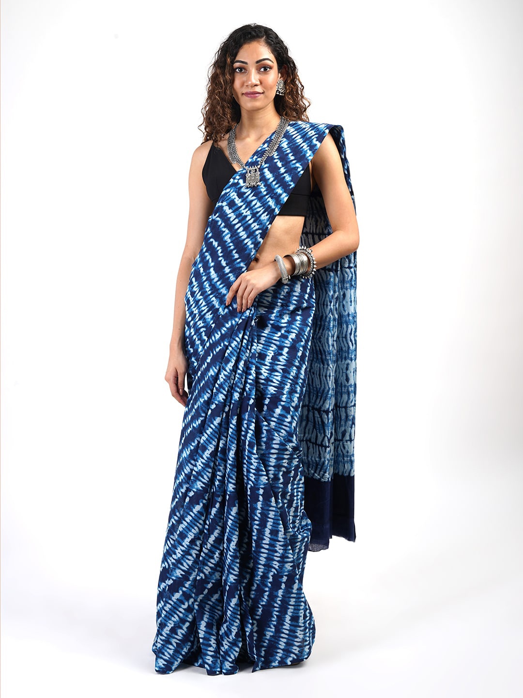

TEEJH Tie & Dye Pure Cotton Saree, Blue