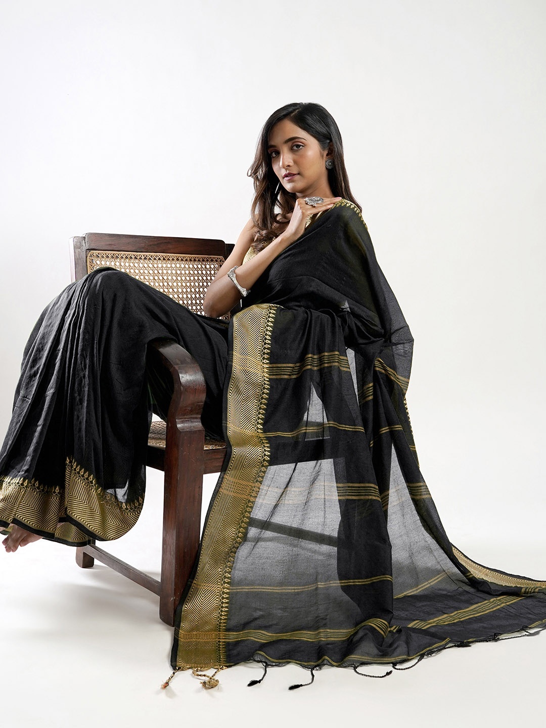 

TEEJH Zari Pure Cotton Saree, Black