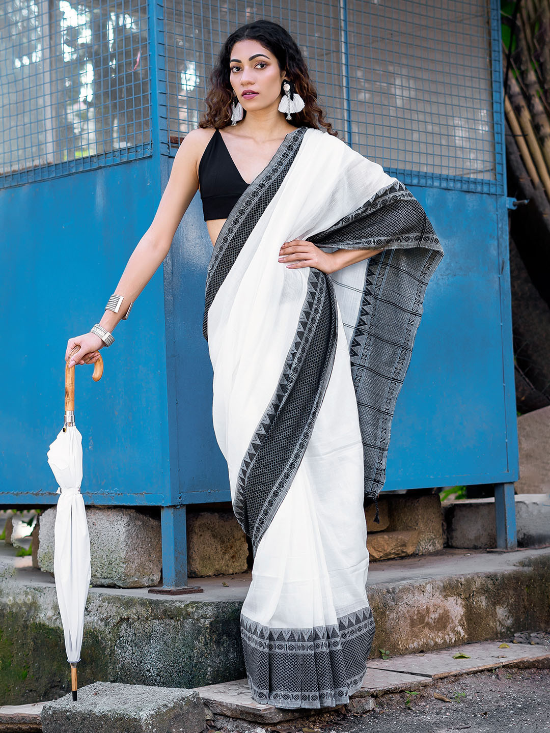

TEEJH Woven Design Bordered Pure Cotton Saree, Off white