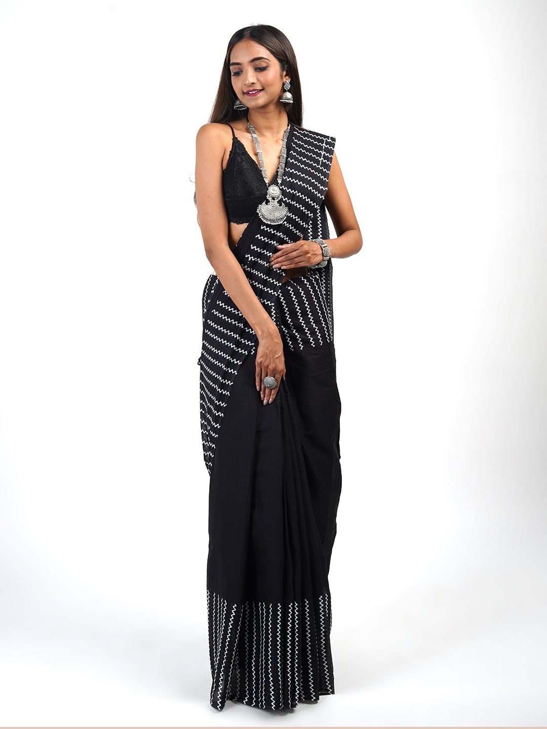 

TEEJH Striped Pure Cotton Saree, Black