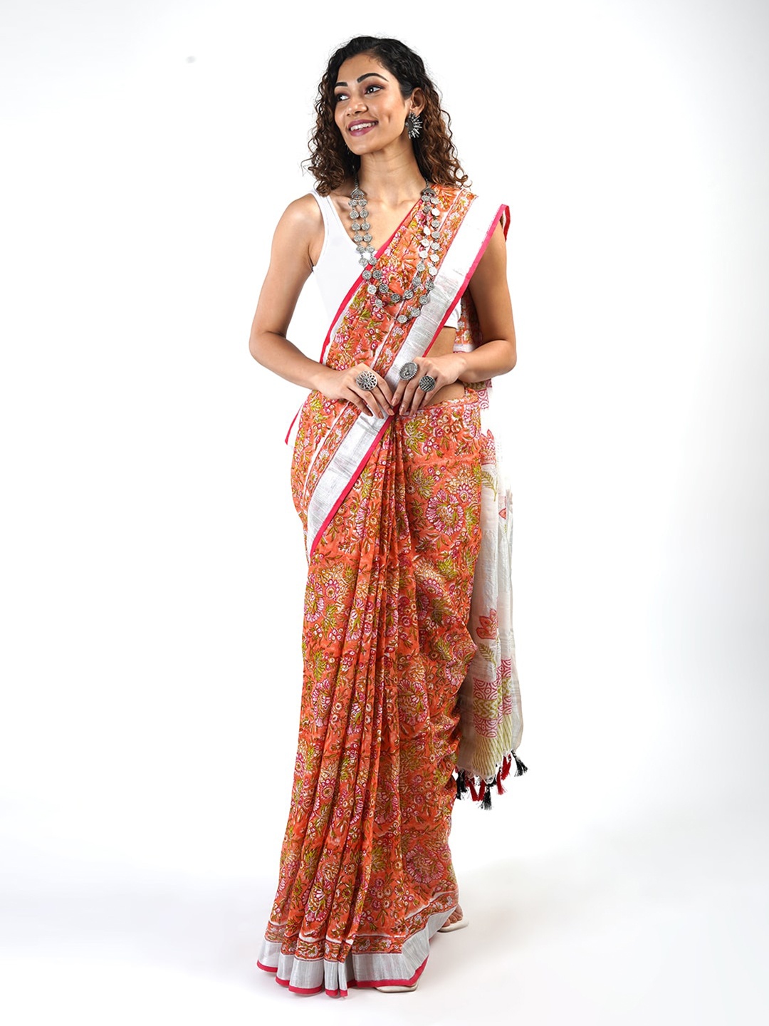 

TEEJH Floral Printed Zari Saree, Peach