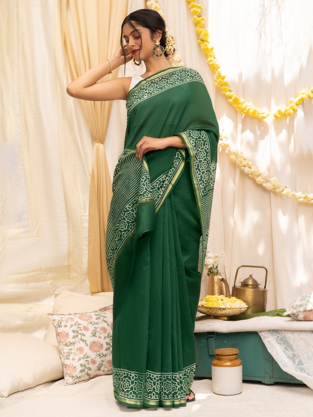 

TEEJH Floral Printed Silk Cotton Chanderi Saree, Green