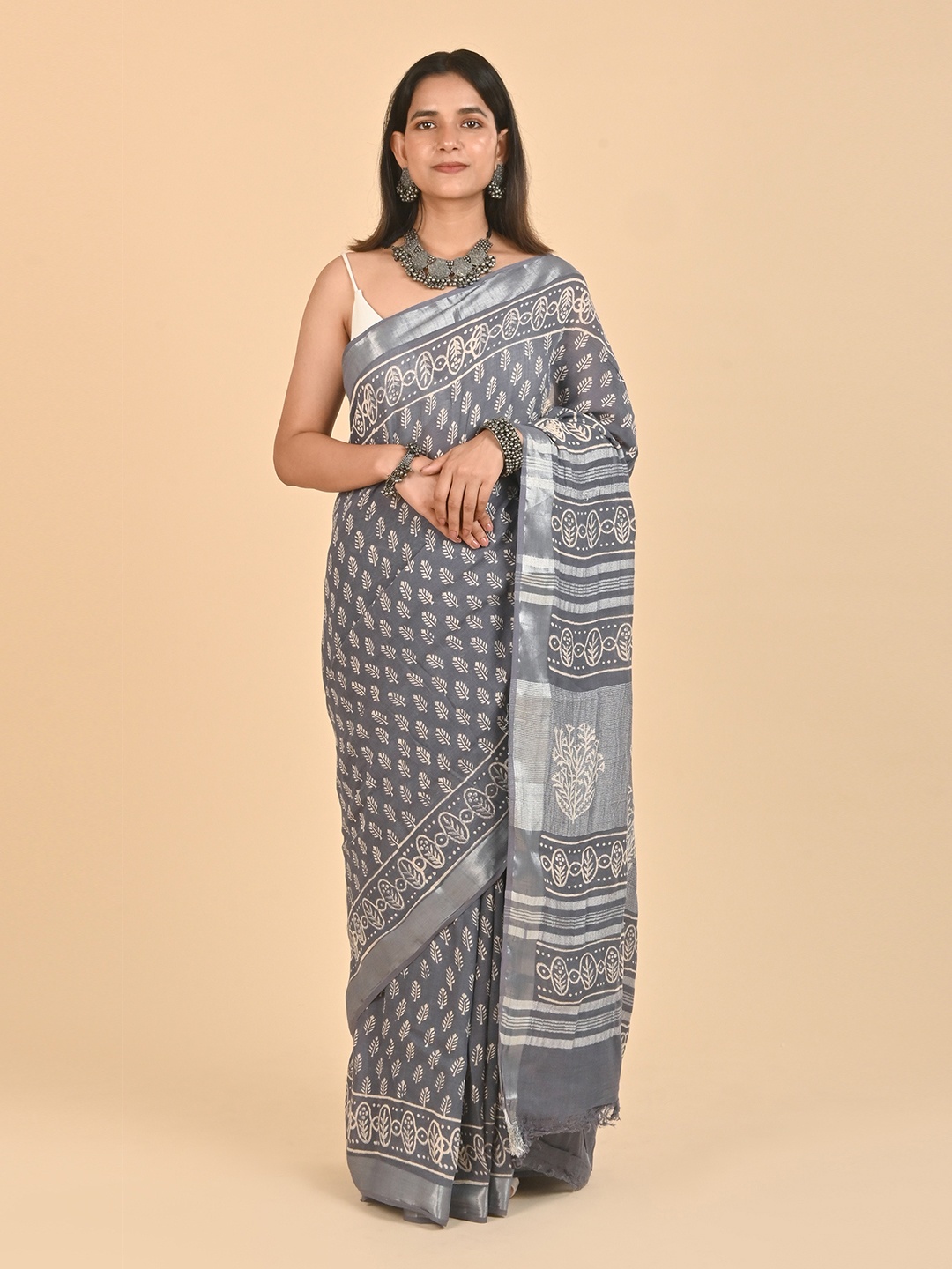 

TEEJH Ethnic Motifs Printed Zari Saree, Grey