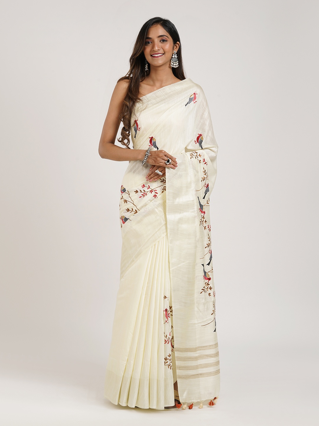 

TEEJH Floral Printed Saree, Off white