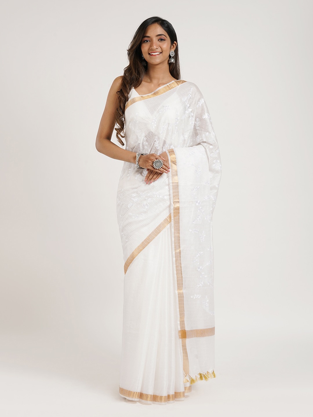 

TEEJH Floral Embroidered Zari Kota Saree, White