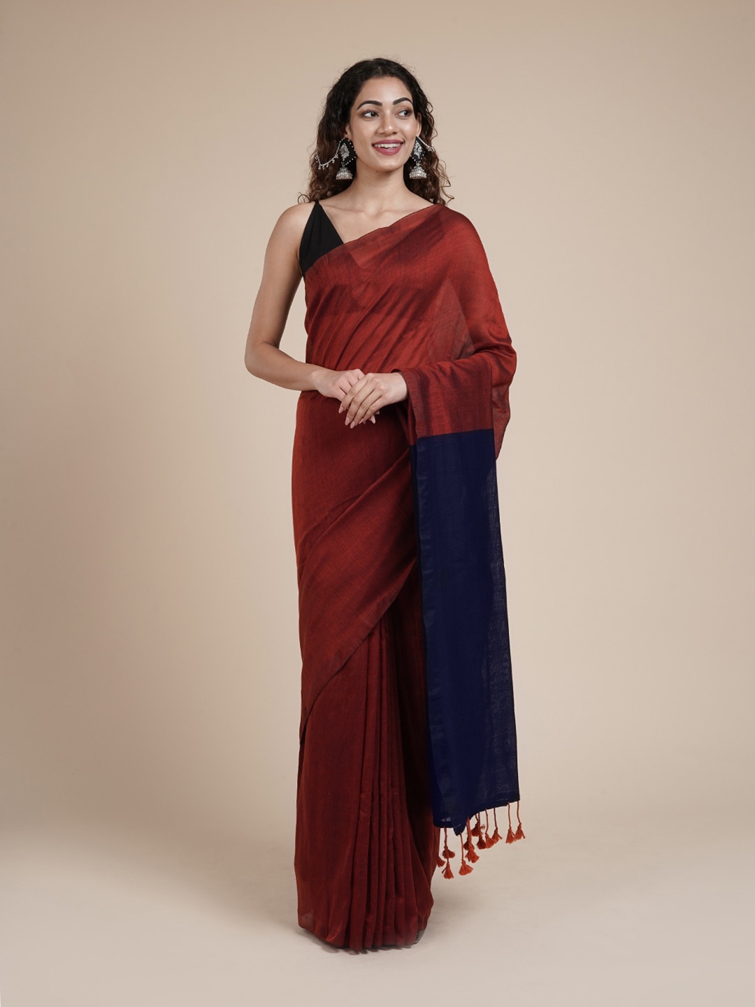 

TEEJH Colourblocked Pure Cotton Saree, Maroon