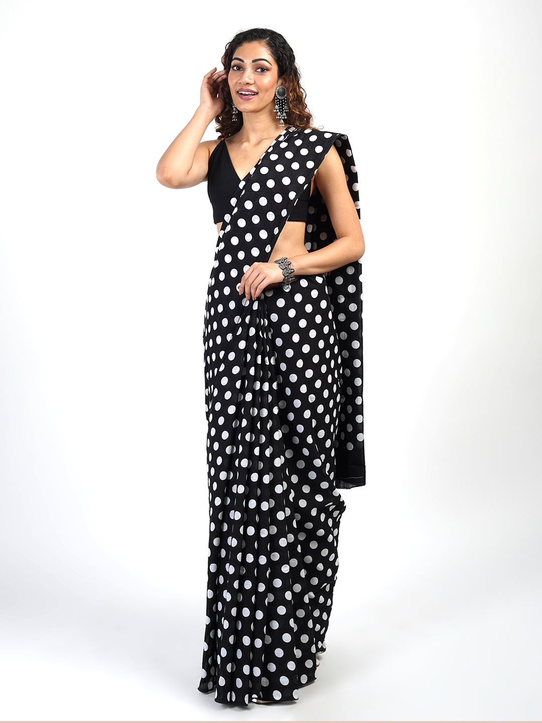 

TEEJH Polka Dot Printed Pure Cotton Saree, Black