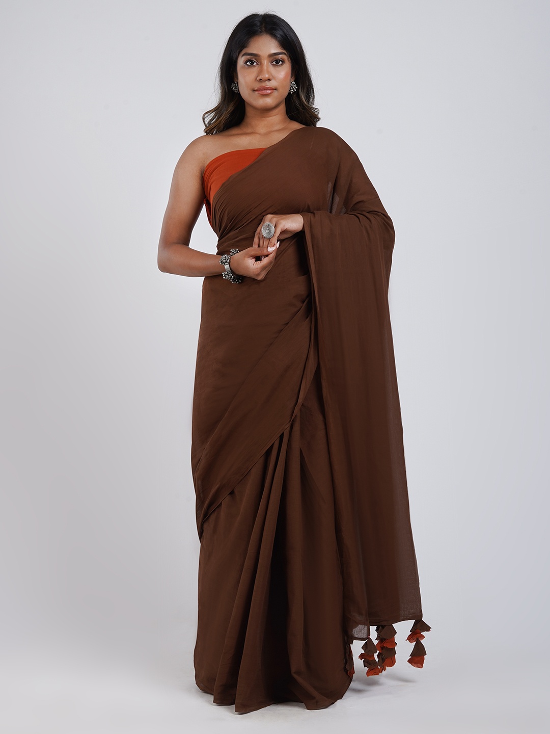 

TEEJH Tasseled Pure Cotton Saree, Brown