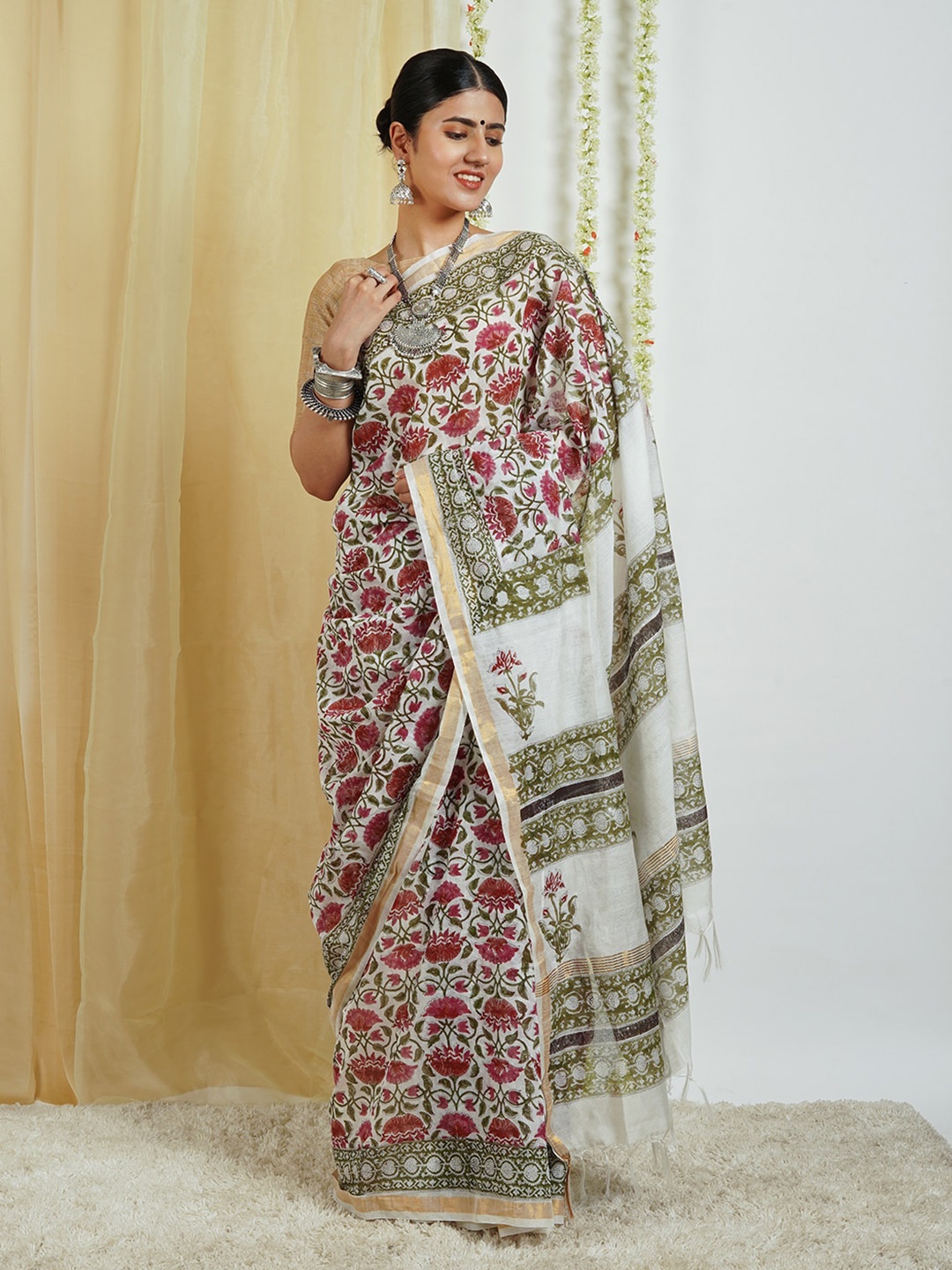 

TEEJH Floral Printed Zari Detail Silk Cotton Chanderi Saree, White