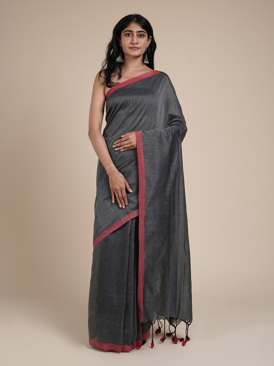 

TEEJH Pure Cotton Saree, Grey