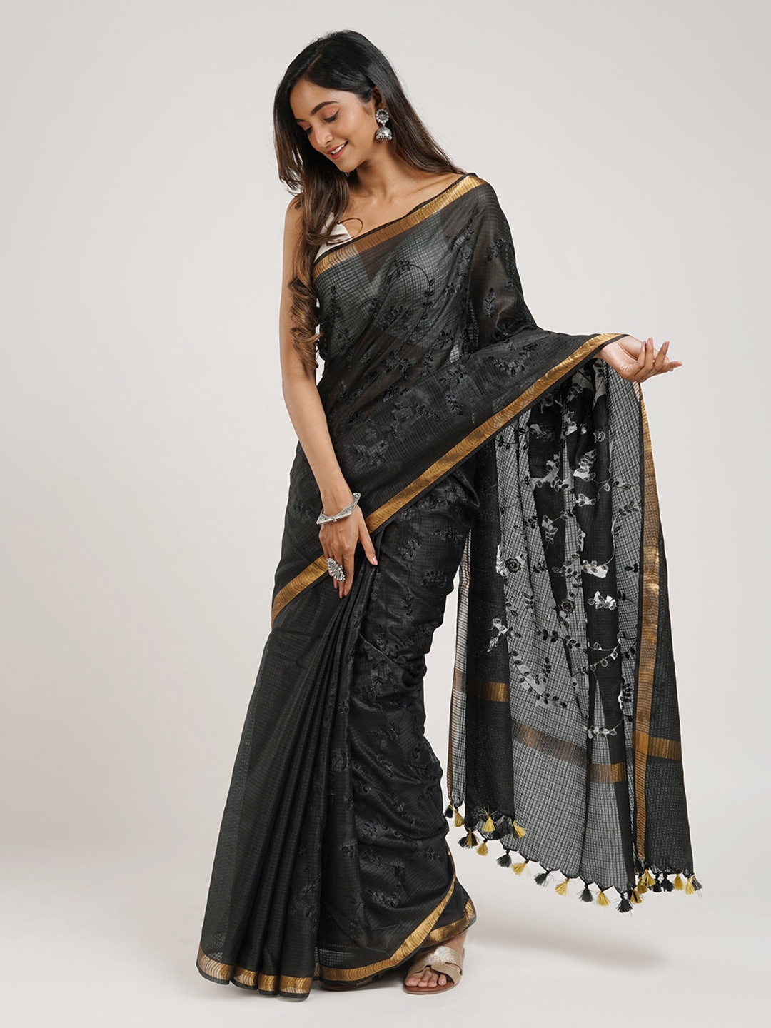 

TEEJH Floral Embroidered Zari Kota Saree, Black
