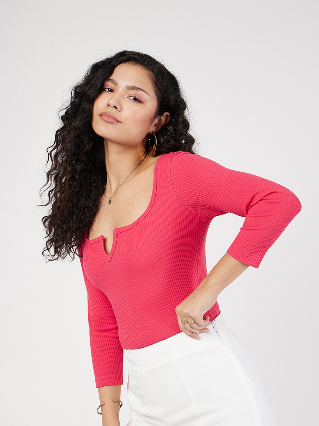 

SASSAFRAS Red Ribbed Square Neck Fitted Top, Magenta