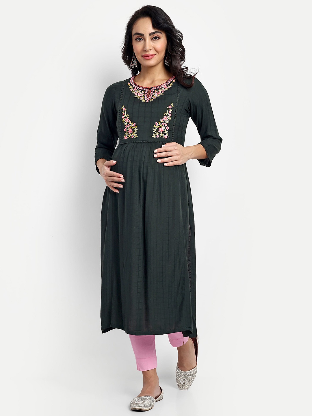 

mumzhug Floral Embroidered Maternity & Feeding Kurta, Green