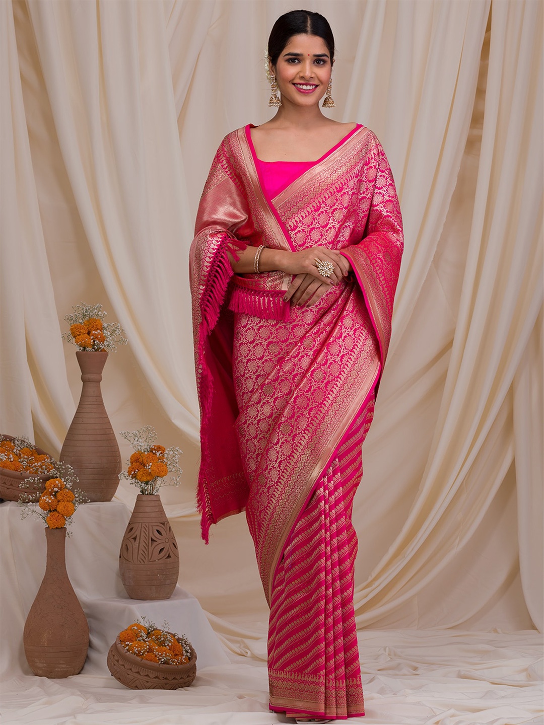 

Koskii Ethnic Motifs Woven Design Beads and Stones Art Silk Saree, Pink