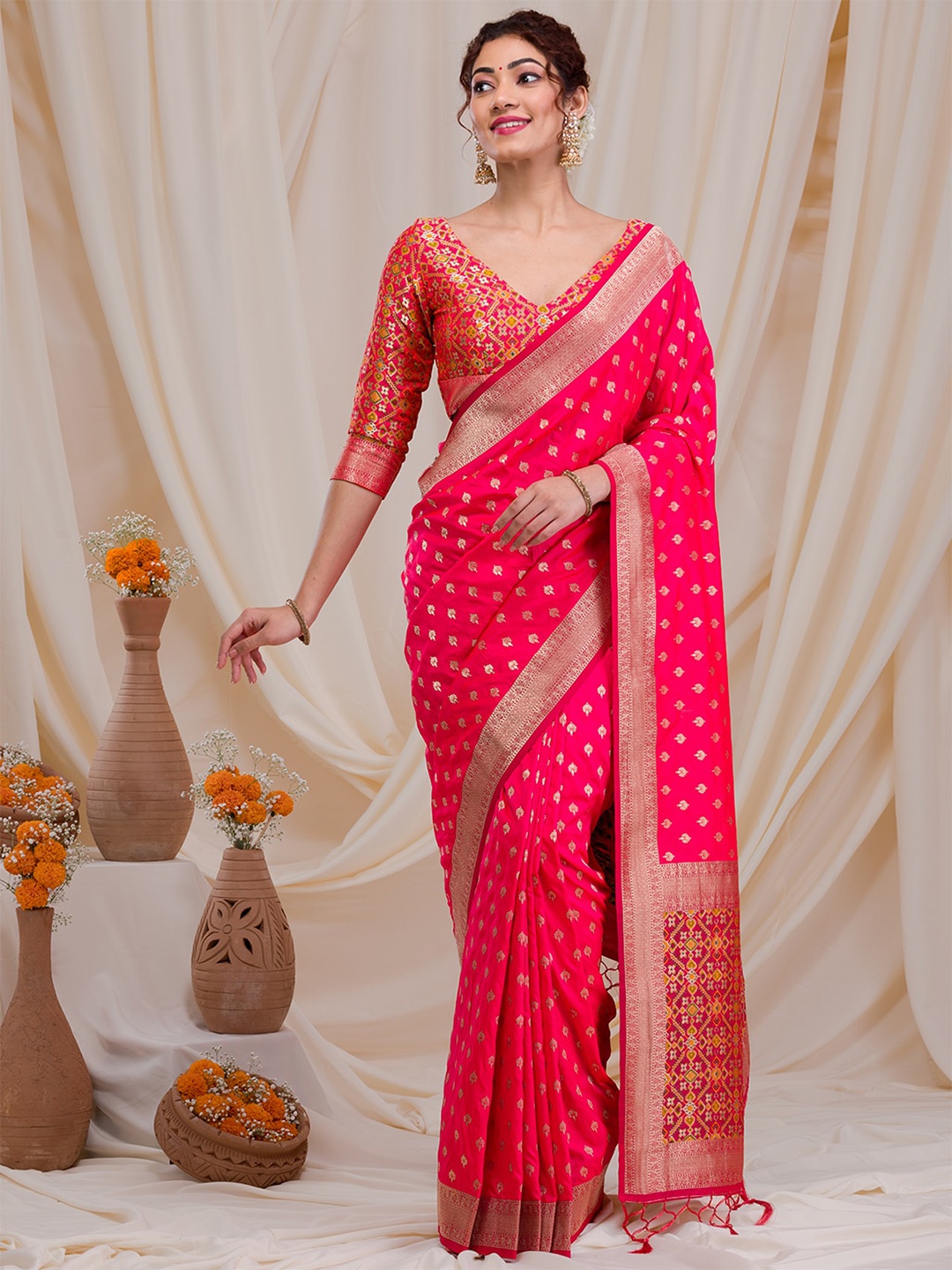 

Koskii Ethnic Motifs Woven Design Zari Saree, Peach
