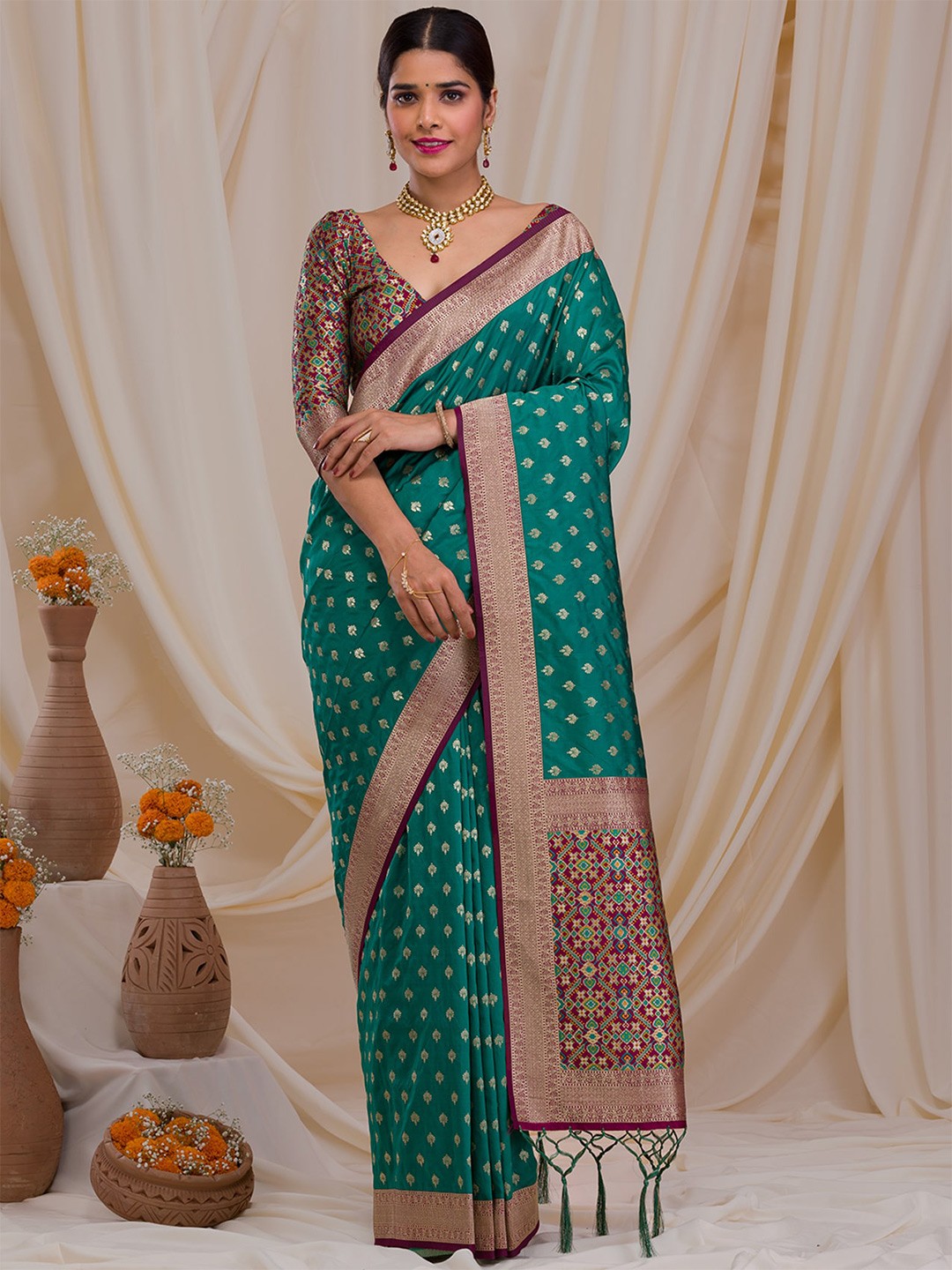 

Koskii Ethnic Motifs Woven Design Zari Art Silk Saree, Green