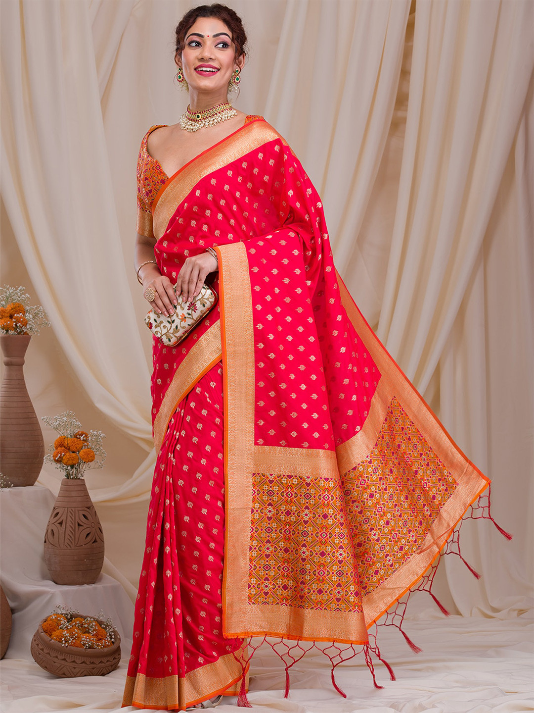 

Koskii Ethnic Motifs Woven Design Zari Saree, Red