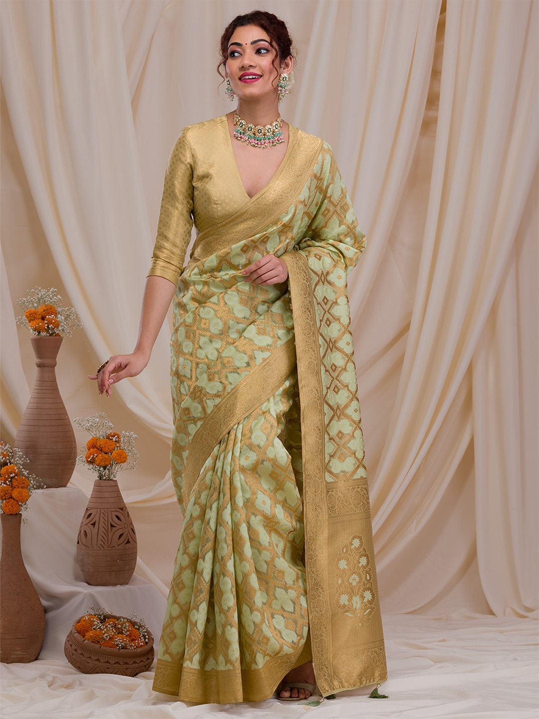 

Koskii Ethnic Motifs Woven Design Zari Art Silk Saree, Green