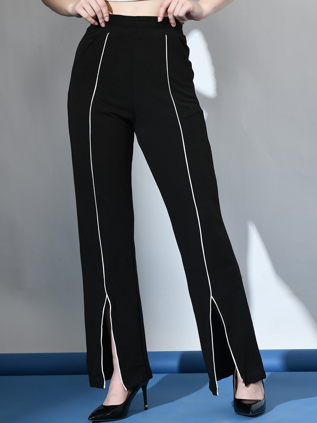 

Moshe Women Relaxed High-Rise Parallel Trousers, Black
