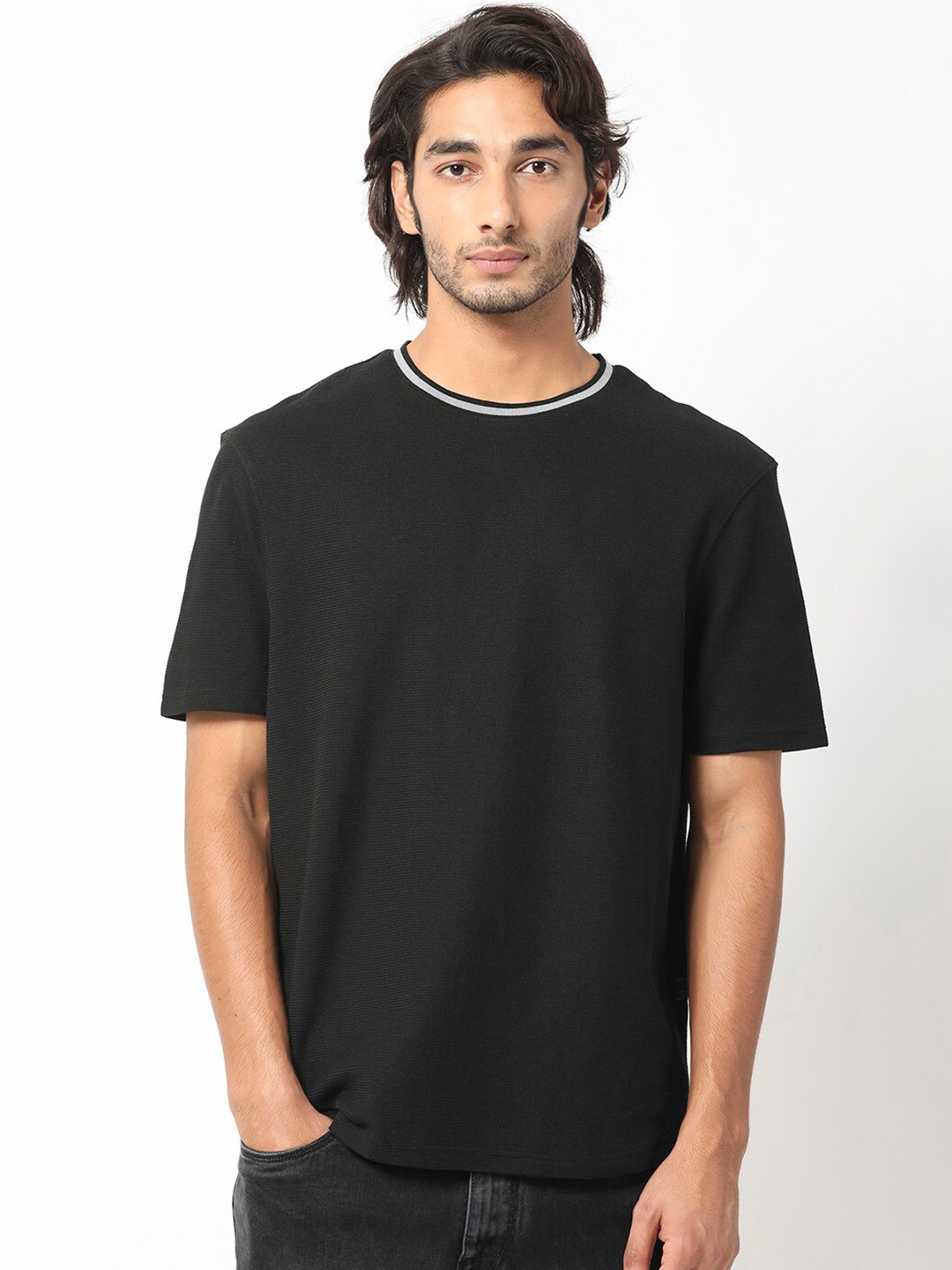 

RARE RABBIT Men Bueno Round Neck Slim Fit Cotton T-Shirt, Black