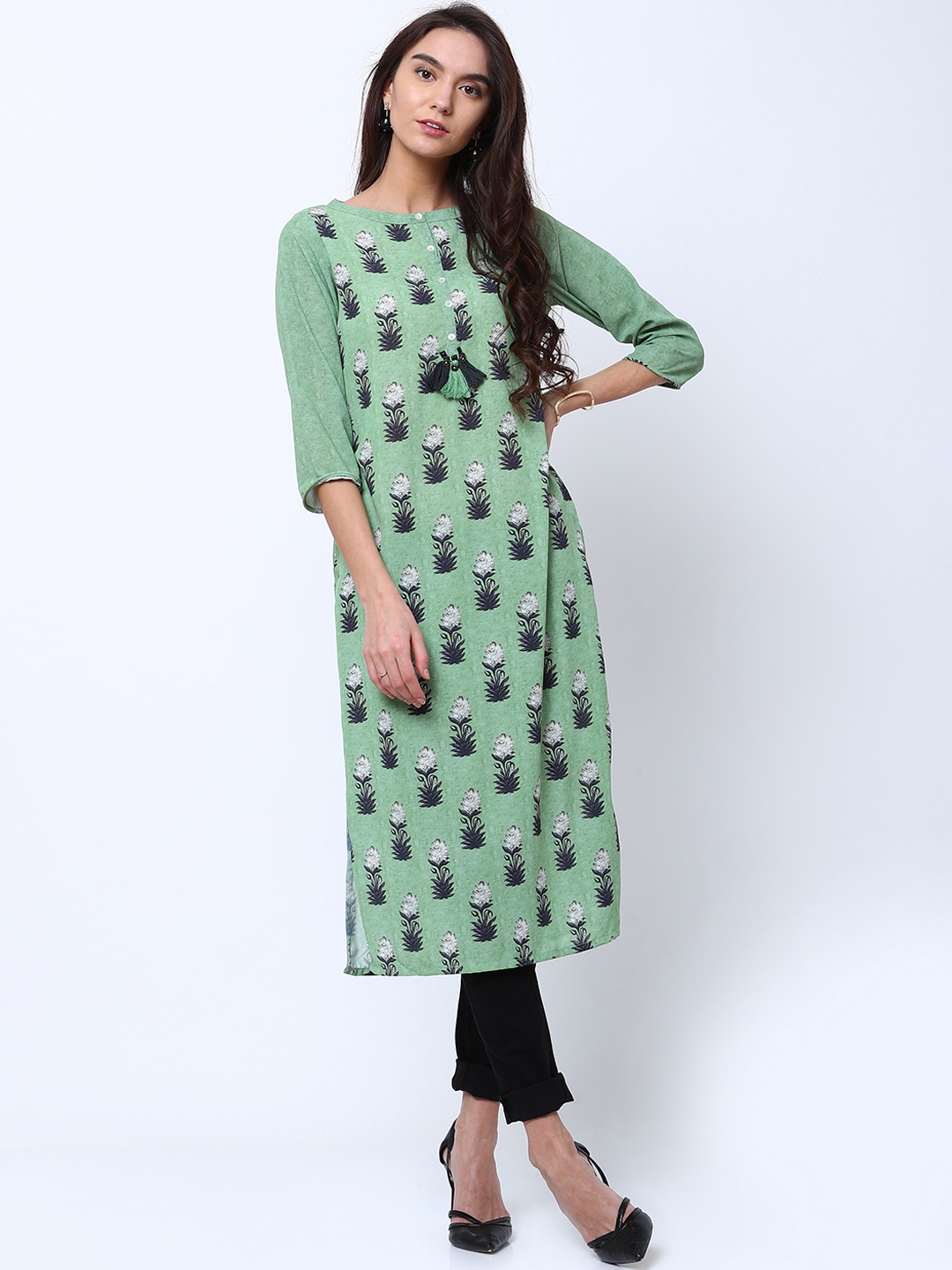 

Vishudh Women Green Printed Straight Kurta