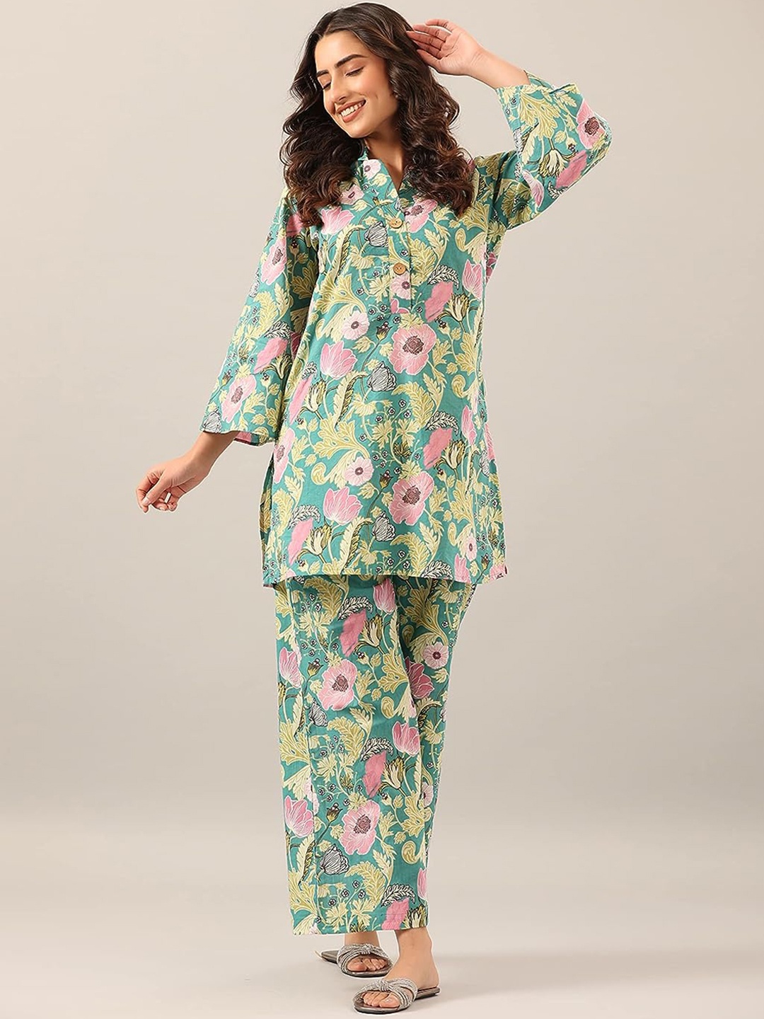 

KALINI Floral Printed Regular Kurta with Palazzos, Green