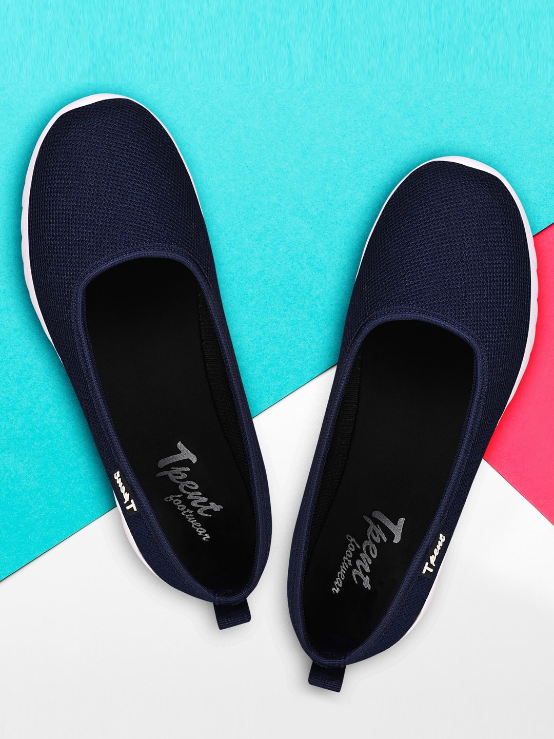 

TPENT Women Lightweight Mesh Padded Insole Contrast Sole Slip-On Sneakers, Navy blue