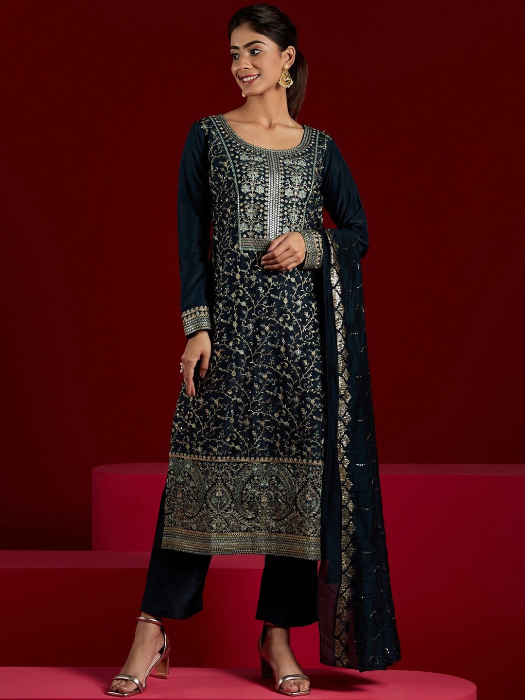 

Libas Art Floral Embroidered Regular Kurta with Trousers & Dupatta, Navy blue