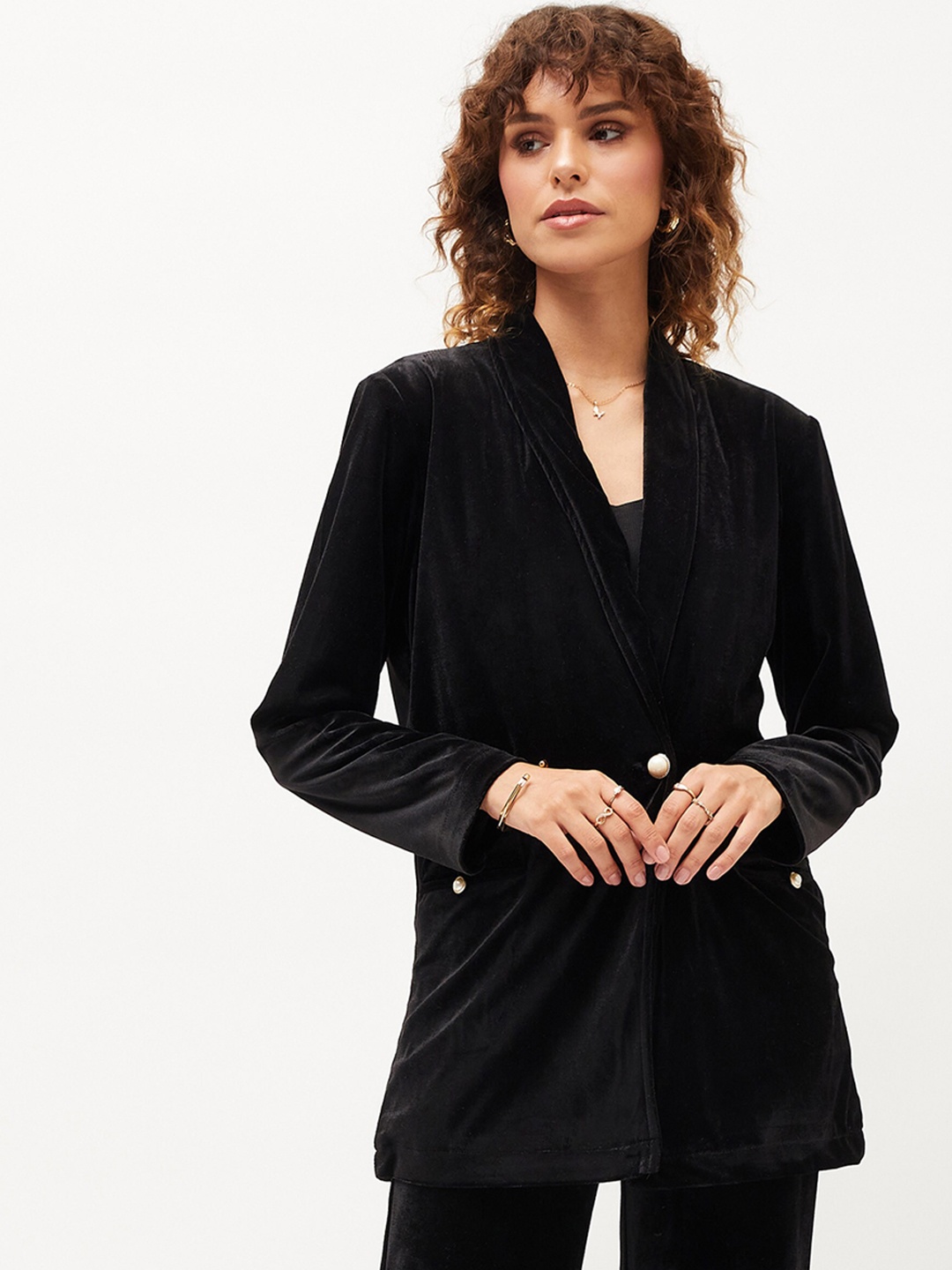 

SASSAFRAS Shawl Collar Single-Breasted Velvet Blazer, Black