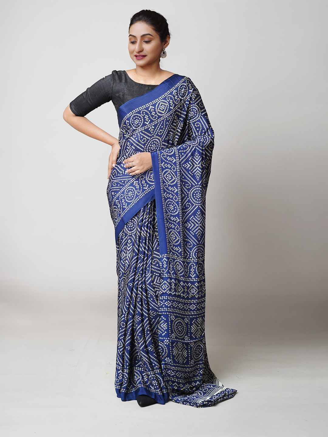 

Unnati Silks Printed Handloom Pure Silk Bandhani Saree, Navy blue