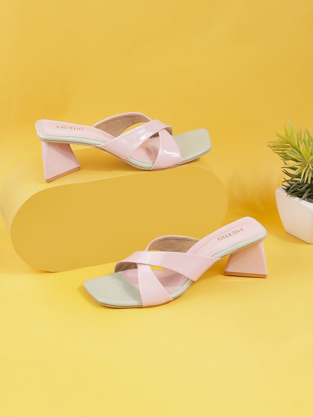 

Metro Colourblocked Block Heels, Pink