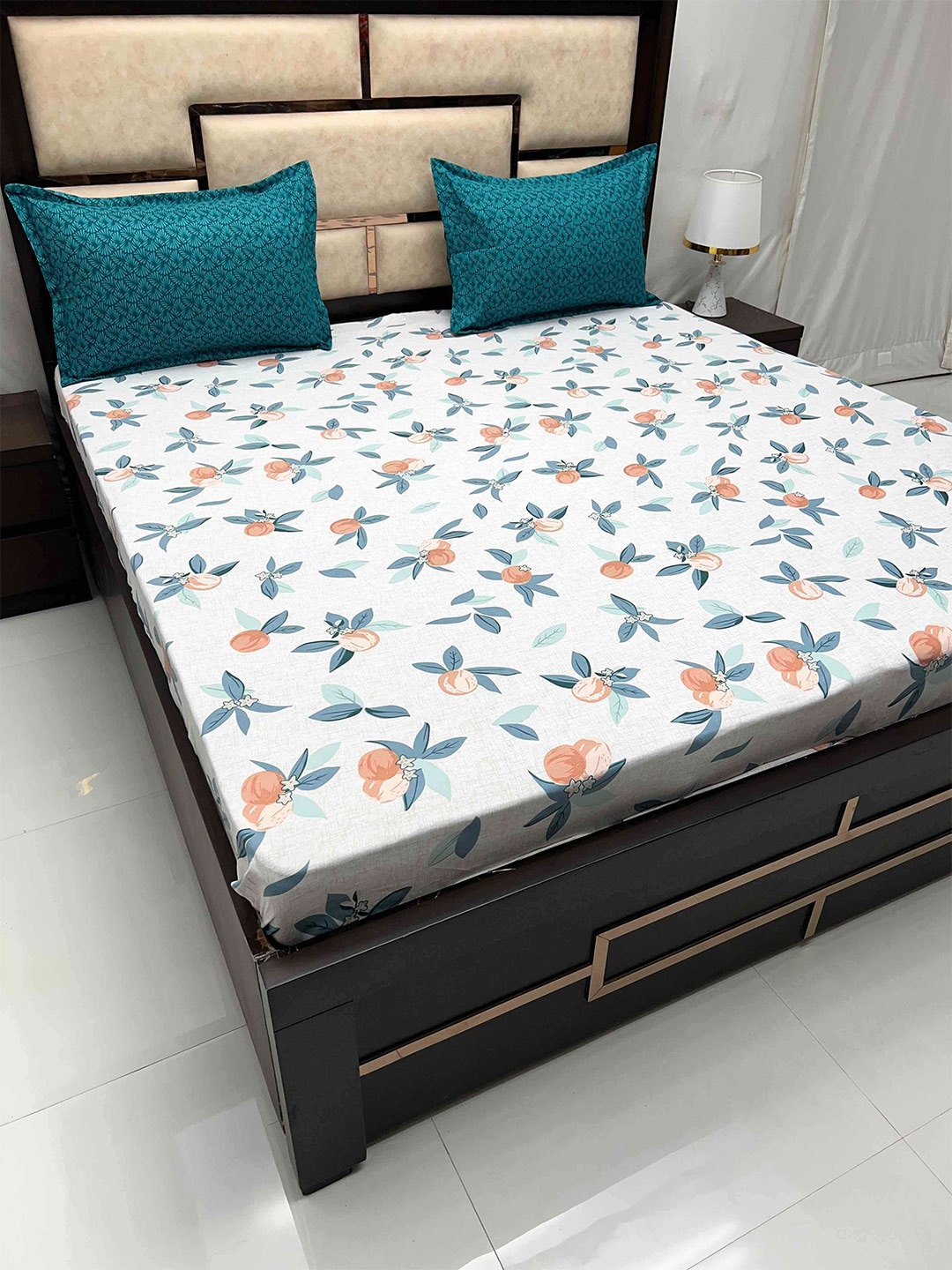 

Pure Decor Manor White & Green Floral Fitted 180 TC Super King Bedsheet & 2 Pillow Covers