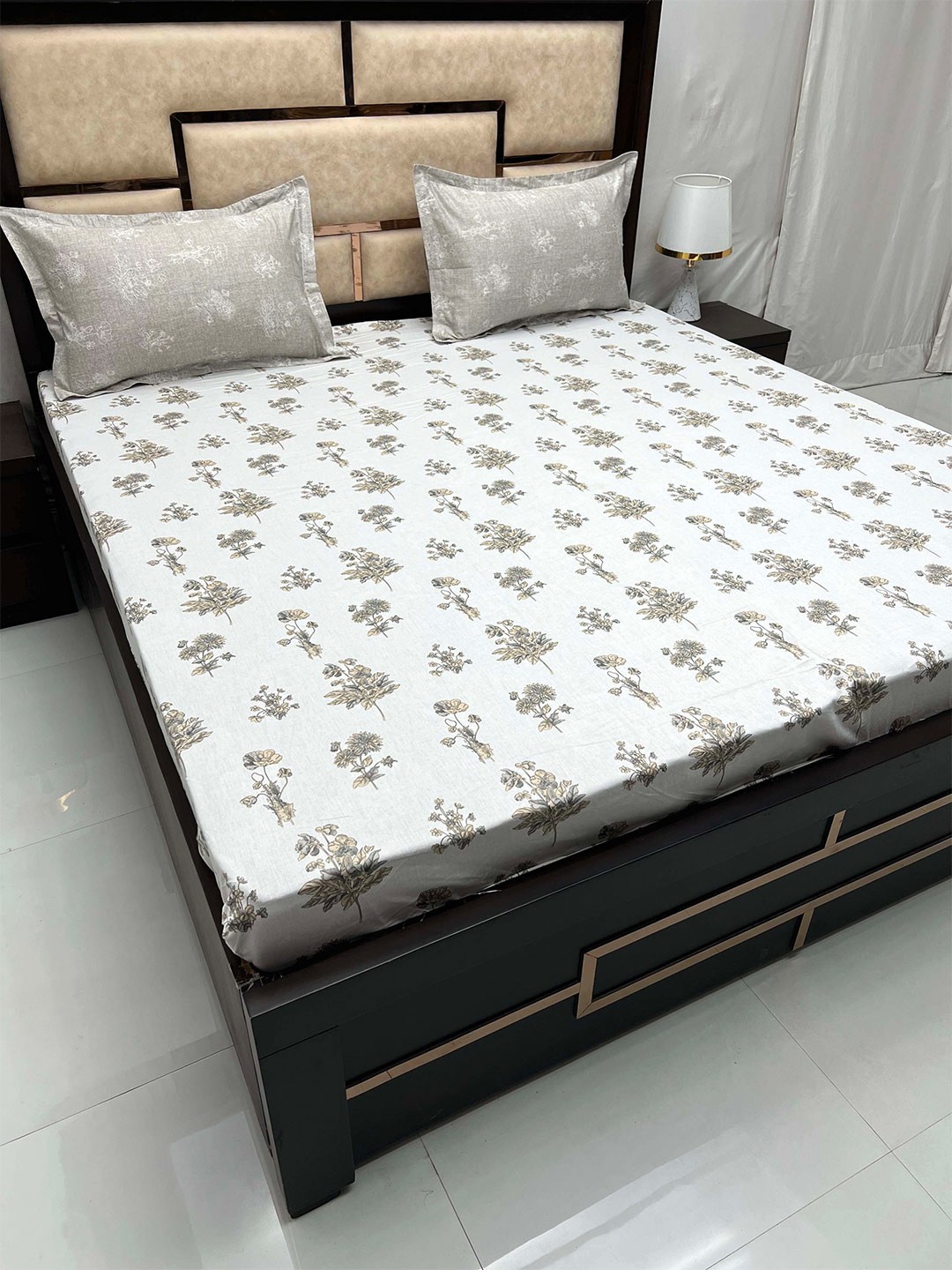 

Pure Decor Sapphire Grey Floral Cotton Fitted 300 TC Super King Bedsheet & 2 Pillow Covers