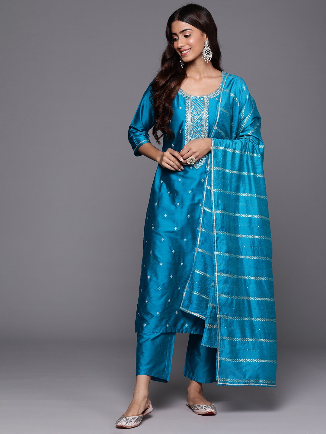 

Libas Floral Embroidered Zari Regular Kurta with Trousers & Dupatta, Blue