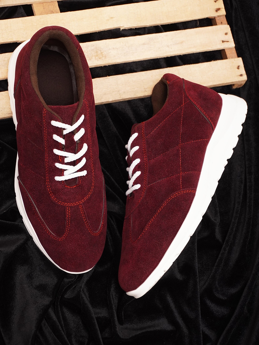 

LEONCINO Men Lightweight Suede Contrast Sole Sneakers, Maroon