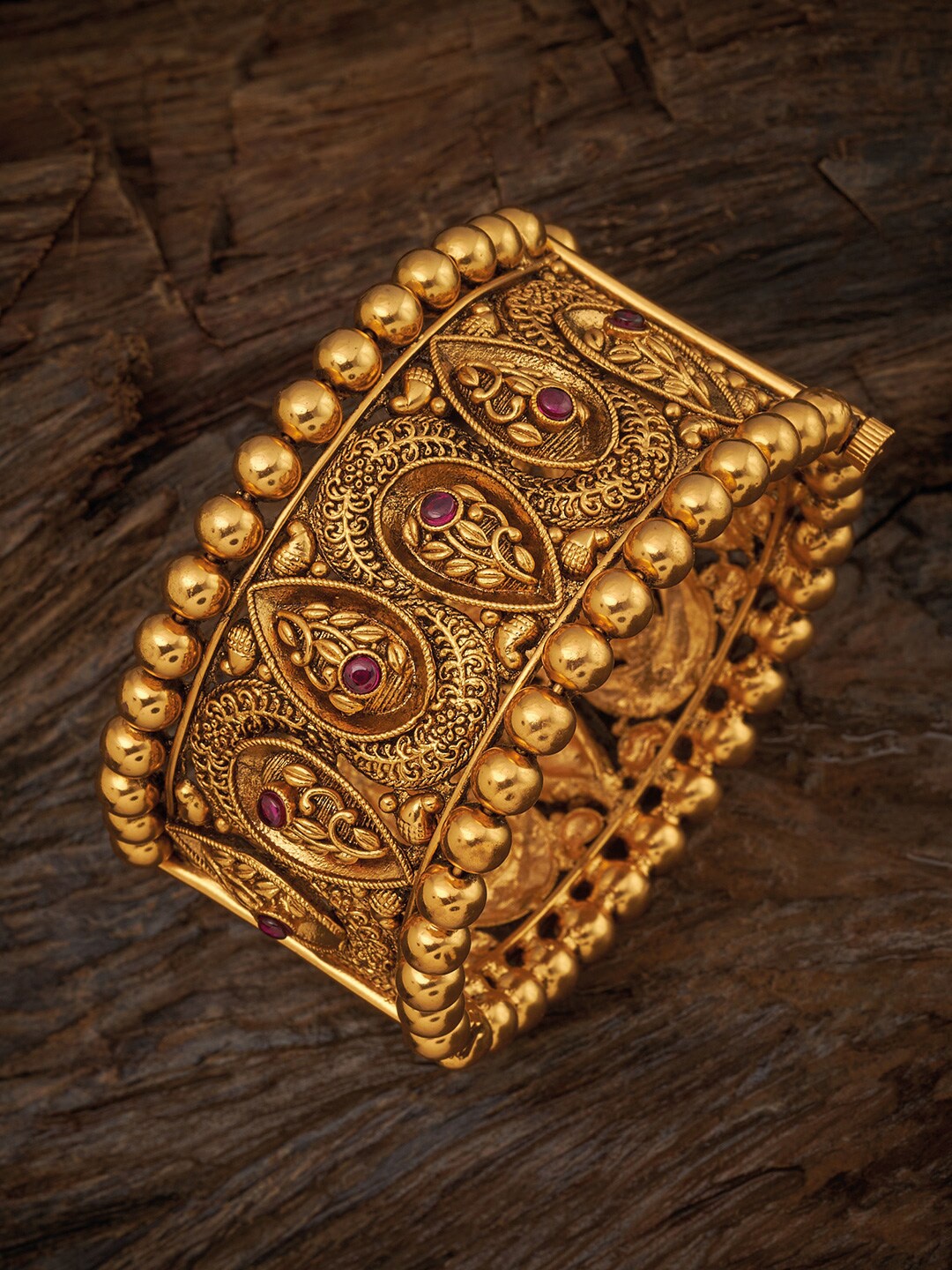 

Kushal's Fashion Jewellery Gold-Plated Stone-Studded Bangle