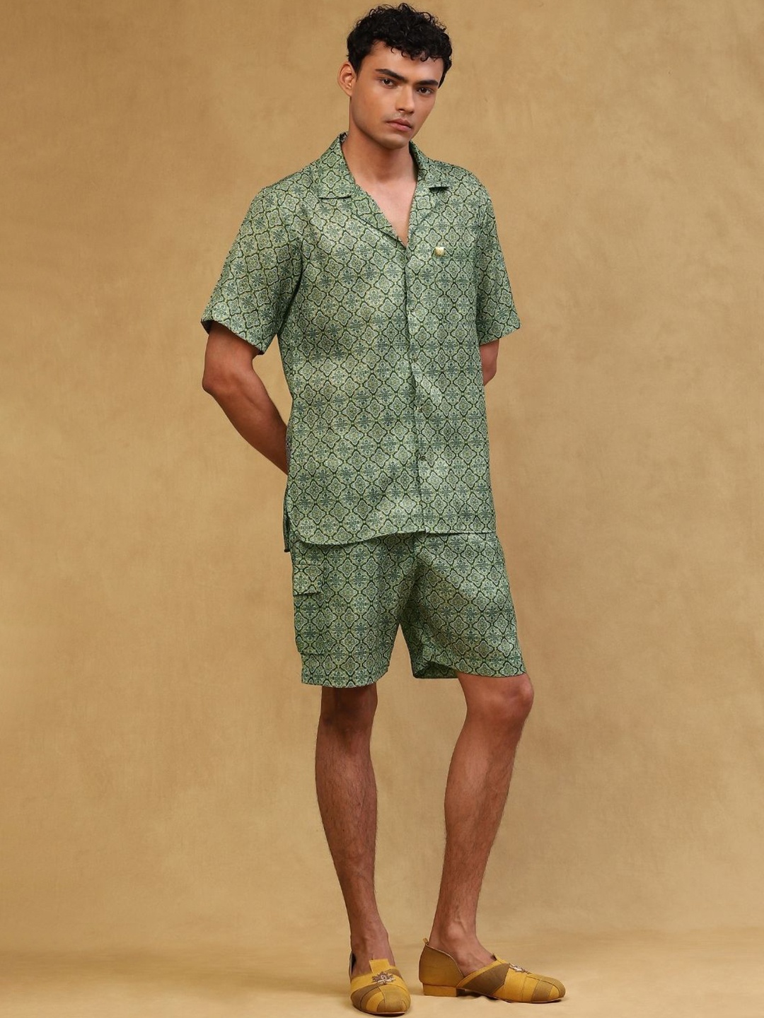 

Soniya g Printed Shirt Collar Shirt With Printed Shorts, Green