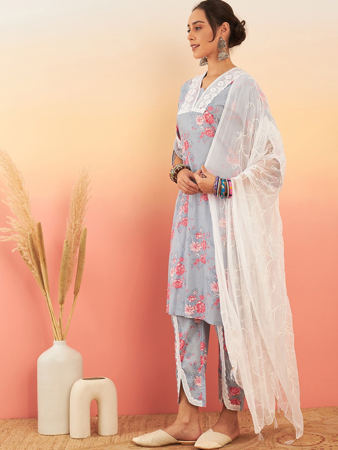 

Sangria Grey Printed Kurta Set