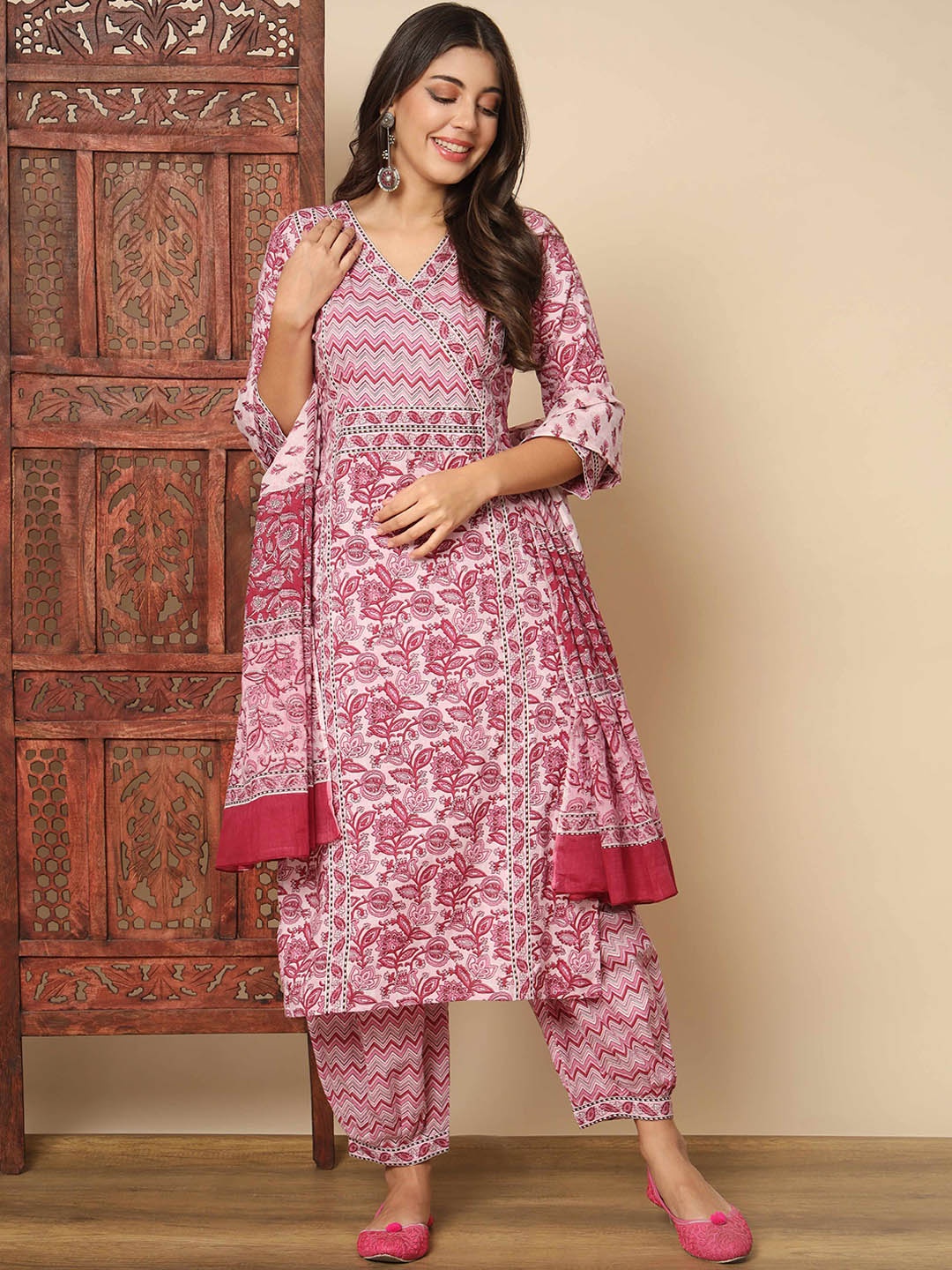 

Vbuyz Floral Printed V-Neck Kurta With Trousers & Dupatta, Pink