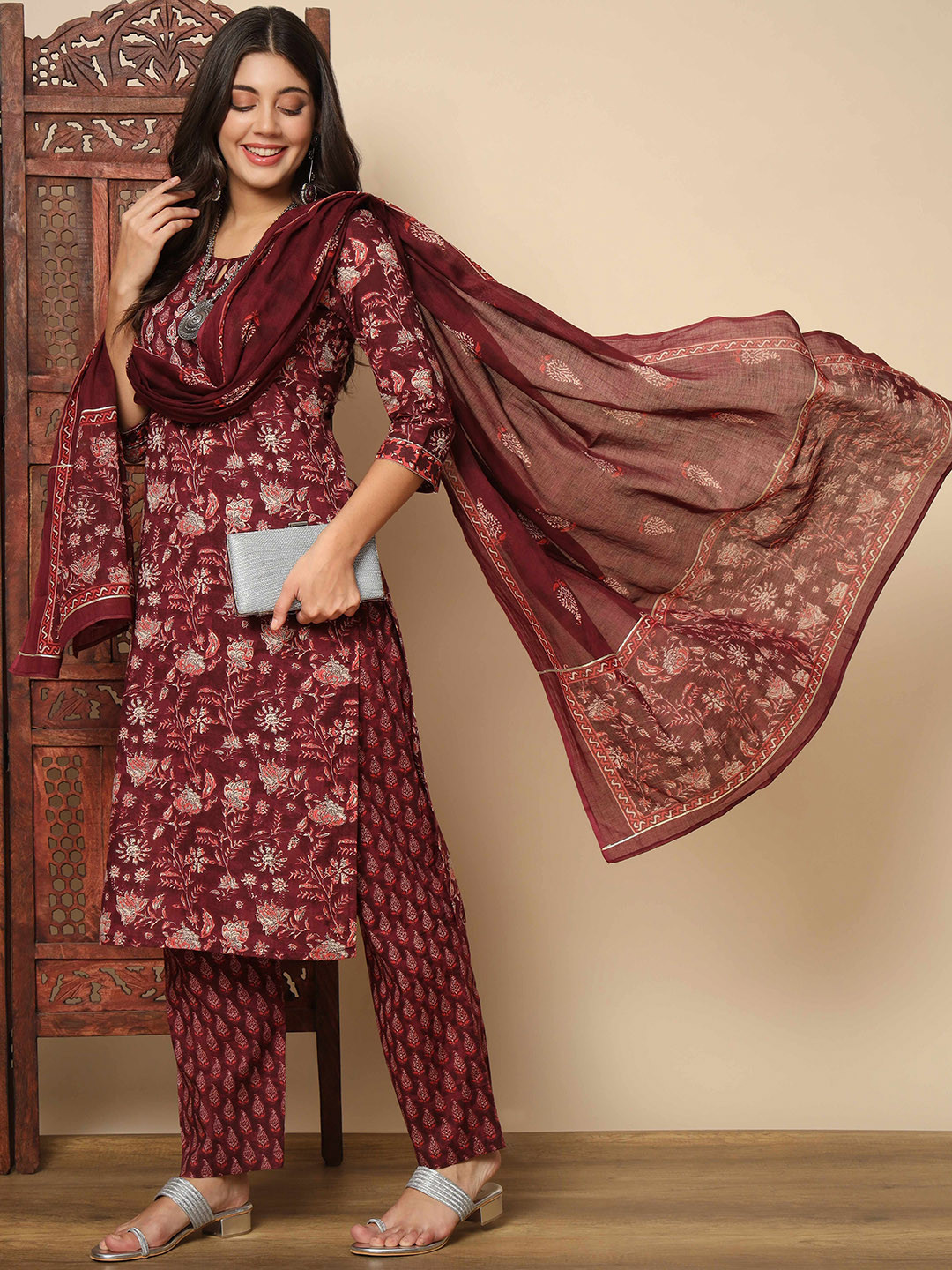 

Vbuyz Floral Printed Kalamkari Anarkali Kurta With Trousers & Dupatta, Maroon