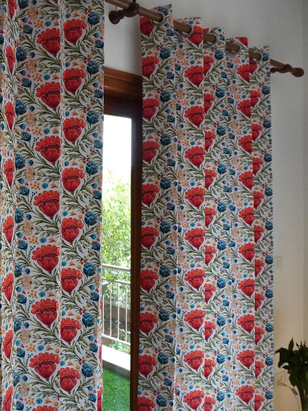 

TARA- Sparkling Homes White & Red Ethnic Motifs Door Curtain