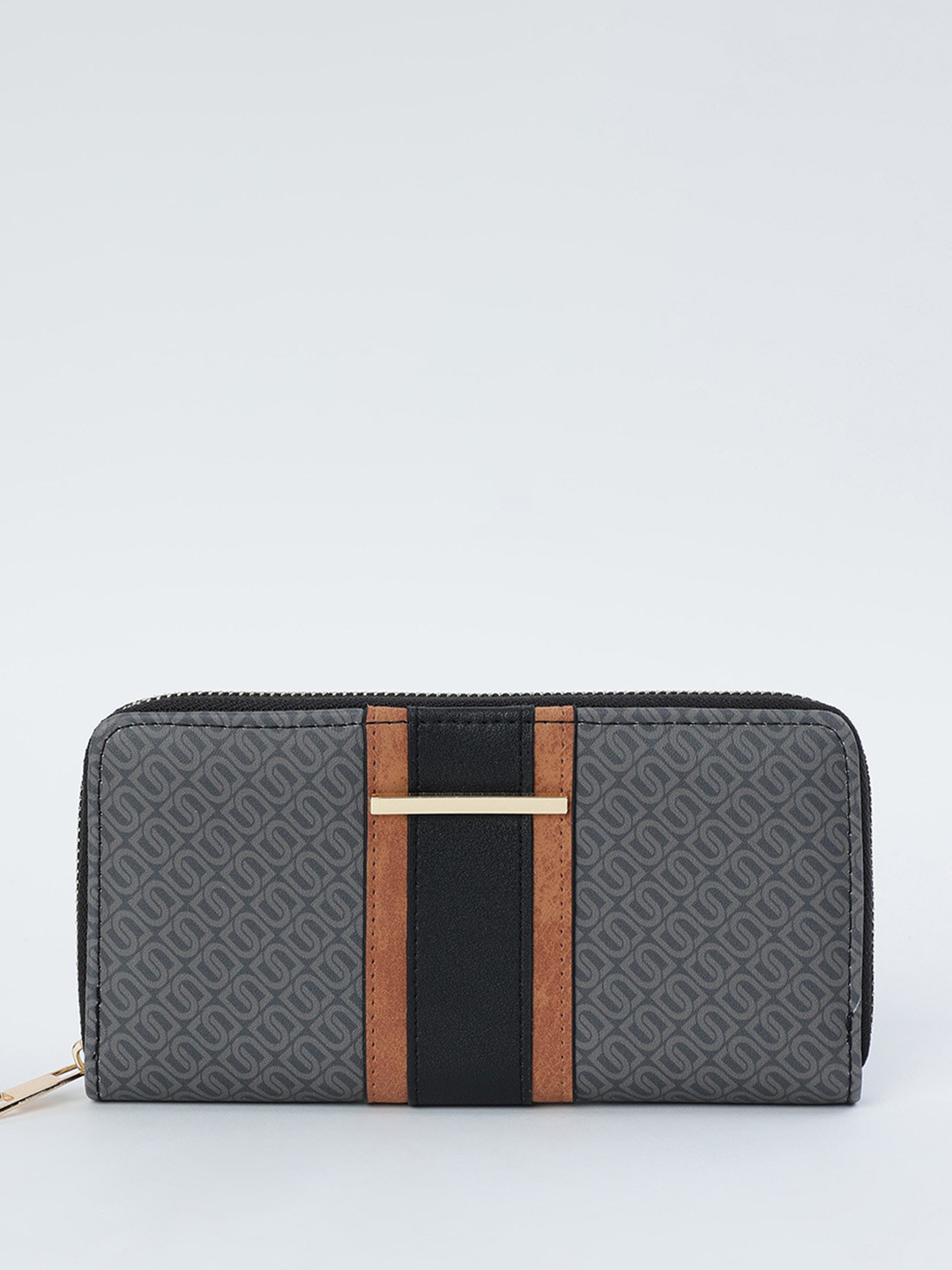 

max Women Geometric Printed Zip Around Wallet, Brown